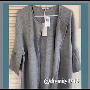 •Stylish cut •comforting soft brushed French terry top